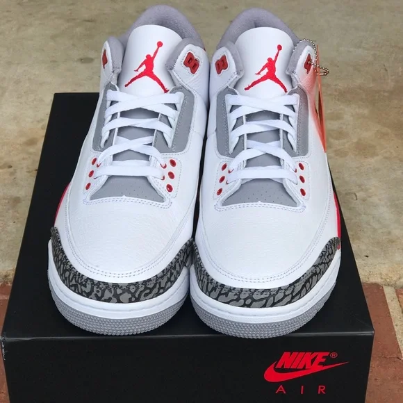 Air Jordan Retro 3 Fire Red OG (2022) Size 11 - Picture 3 of 6